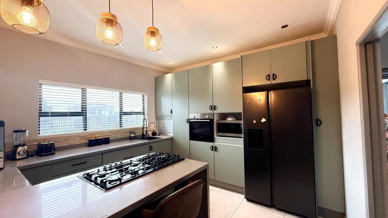 4 Bedroom Property for Sale in Everglades Estate North West